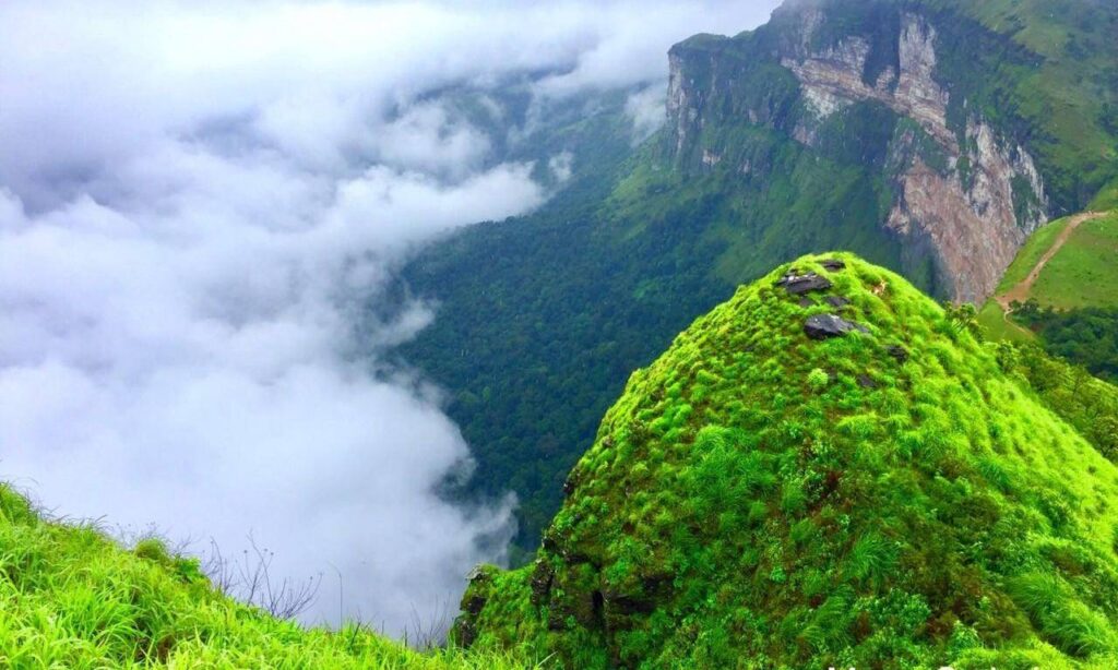 Bandaje Falls Trek